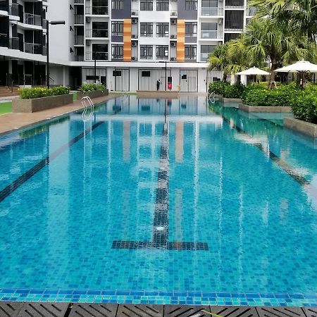 Timurbay Seafront Residence By Hardinahomes Kuantan Extérieur photo