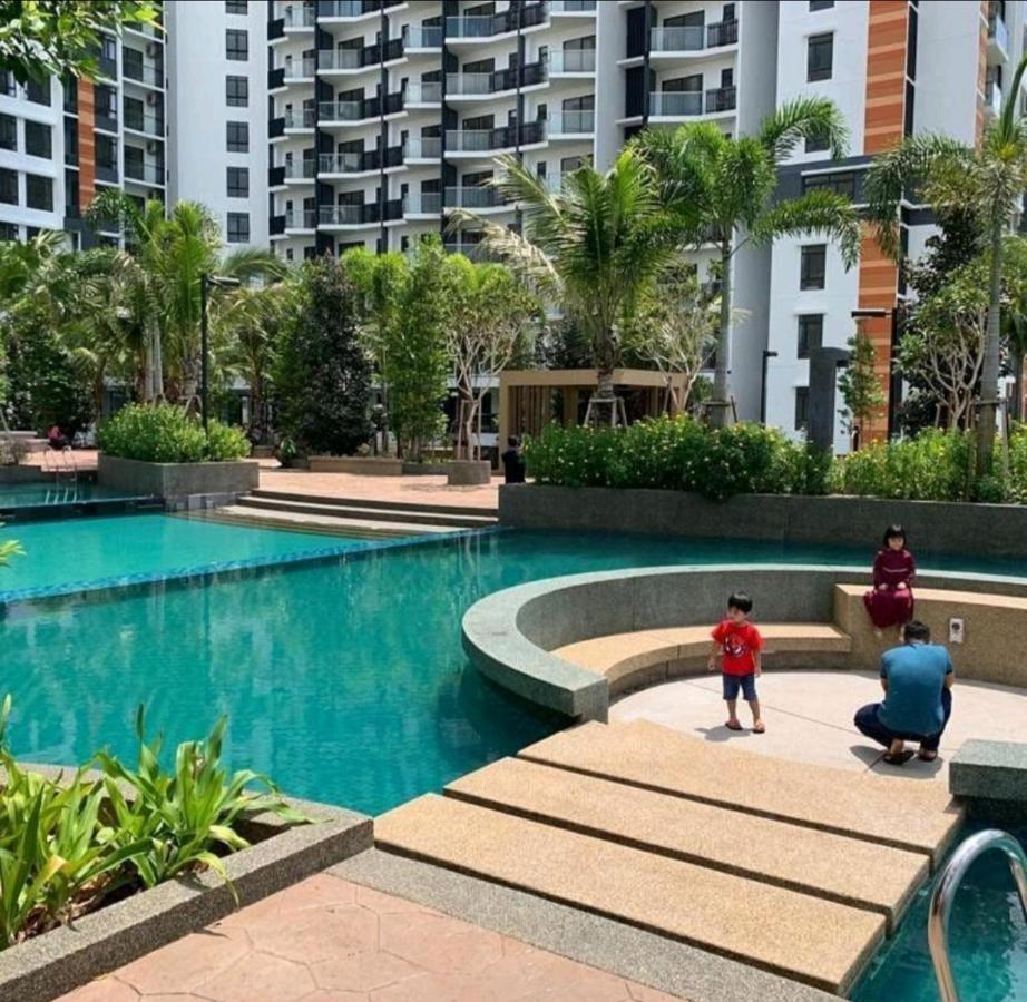 Timurbay Seafront Residence By Hardinahomes Kuantan Extérieur photo
