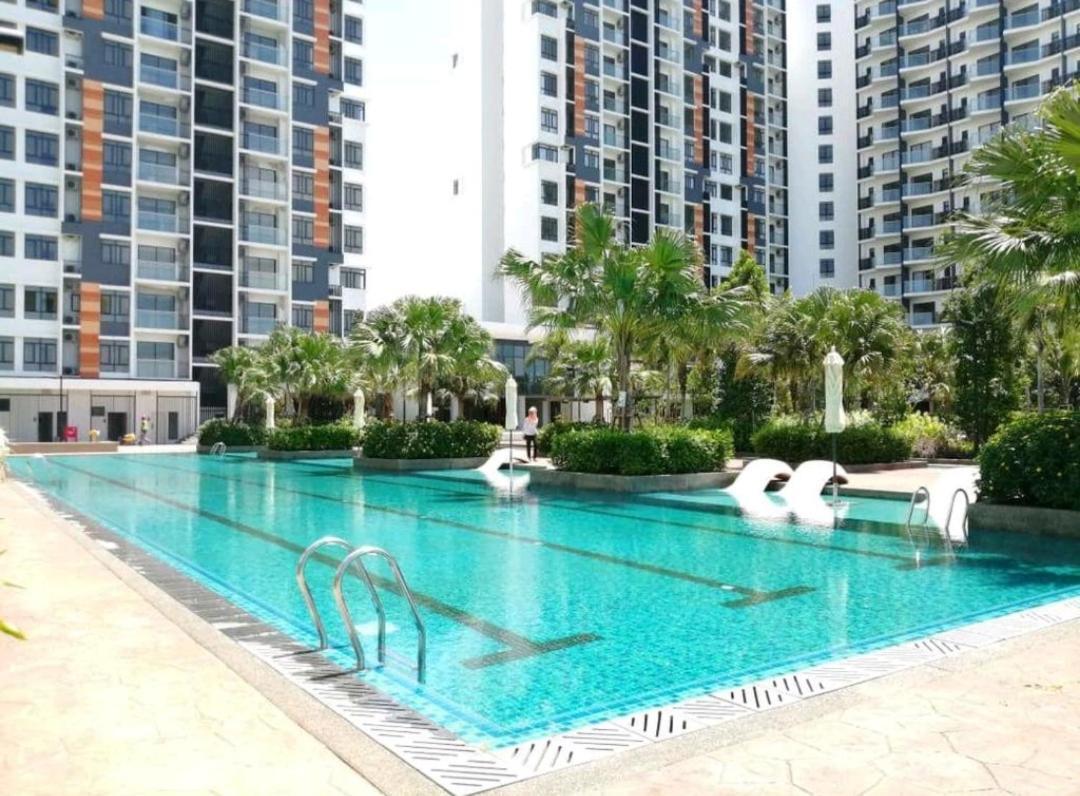 Timurbay Seafront Residence By Hardinahomes Kuantan Extérieur photo