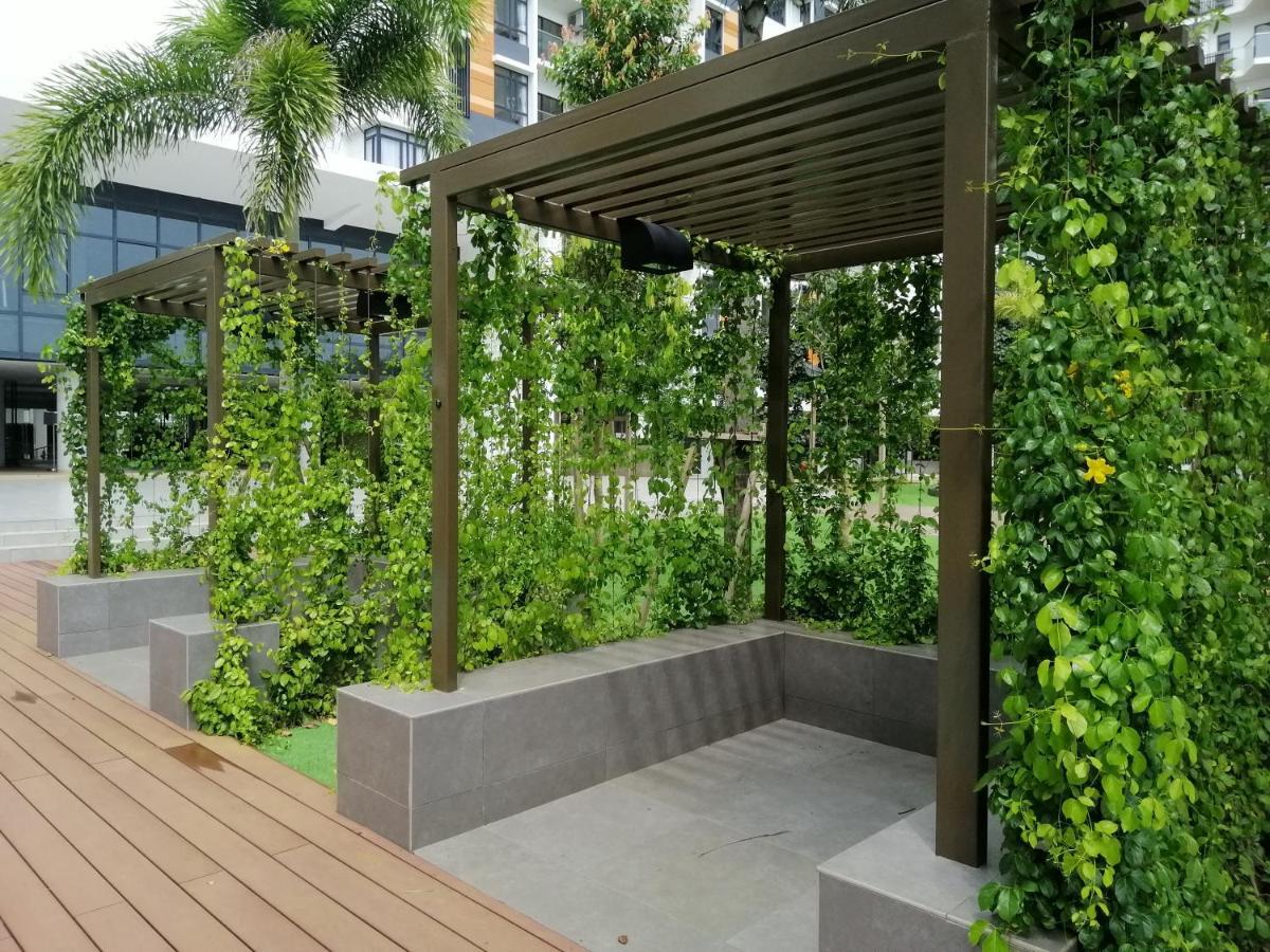 Timurbay Seafront Residence By Hardinahomes Kuantan Extérieur photo