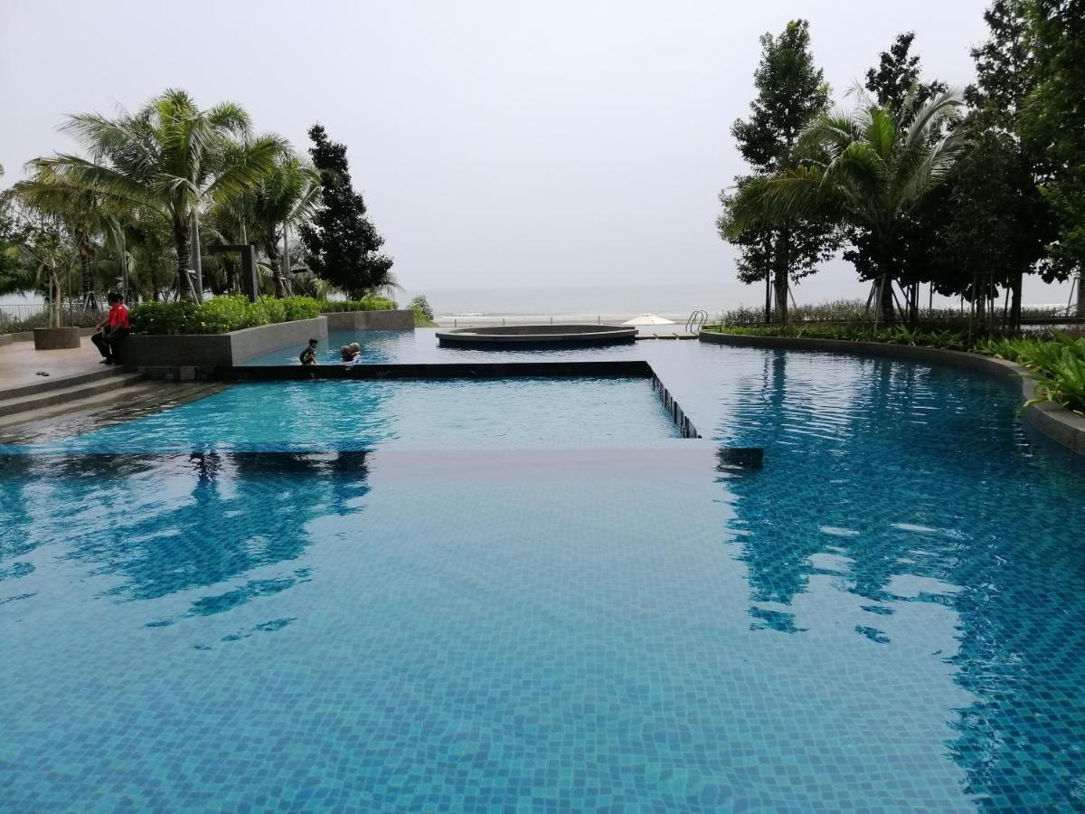 Timurbay Seafront Residence By Hardinahomes Kuantan Extérieur photo